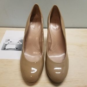 Tahari Colette Pump size 7